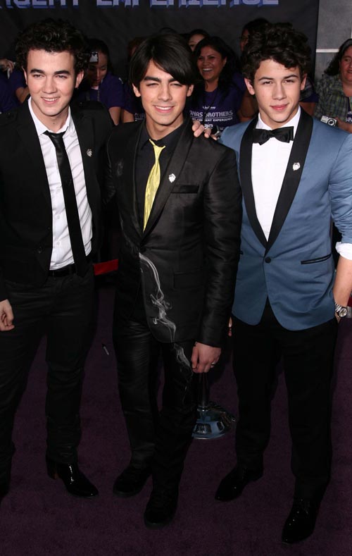 Jonas Brothers Attend Own Premiere.  Photo: Splashnewsonline.com
