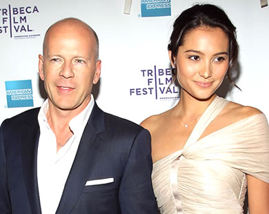 Bruce Willis & Emma Heming Get Married.  Photo: Etonline.com