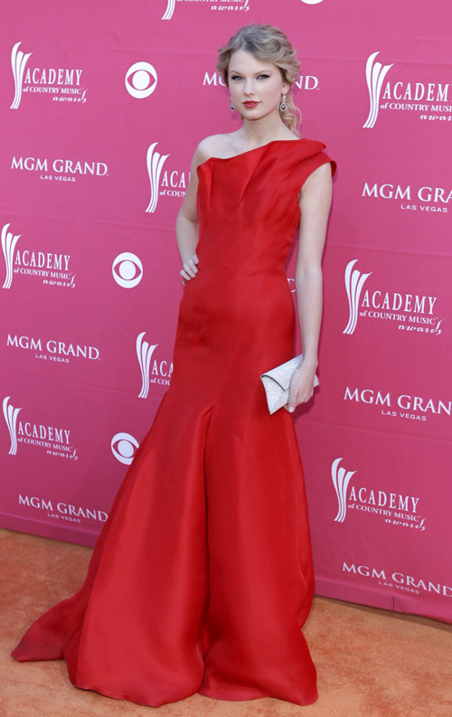 Taylor Swift At The CMA's.  Photo:  WireImage.com