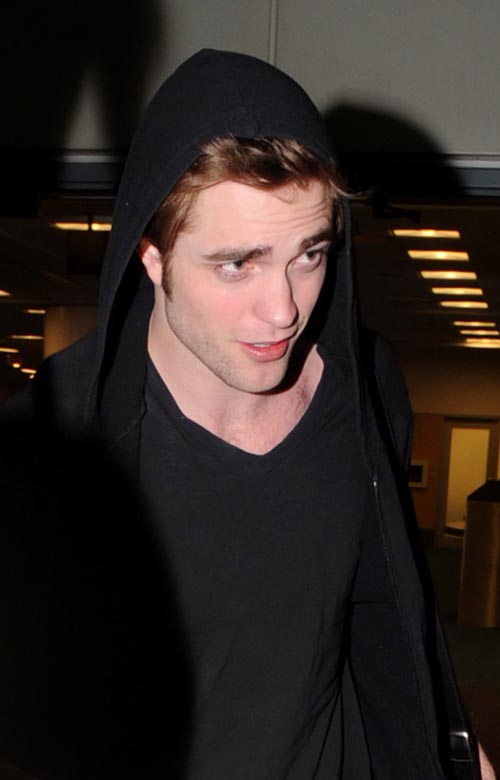 Robert Pattinson Back In Vancouver.  Photo: Splashnewsonline.com