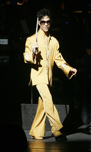 Prince At The Apollo Theatre 75th Anniversary Bash.  Photo:  Spellman/Killian