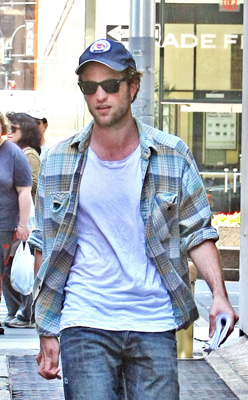 Robert Pattinson In New York.  Photo: INFdaily.com