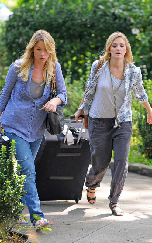 Christina Applegate & Drew Barrymore On The Set Of Going The Distance. Photo: PacificCoastNewsOnline.com