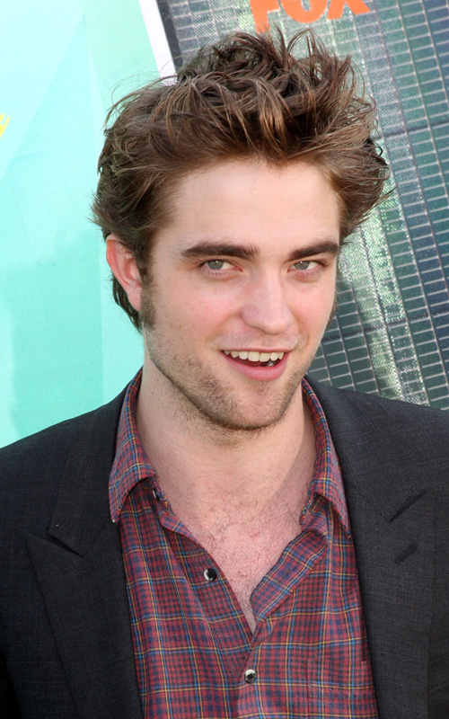 Robert Pattinson Attends Teen Choice Awards.  Photo: Jason Merritt/Getty Images
