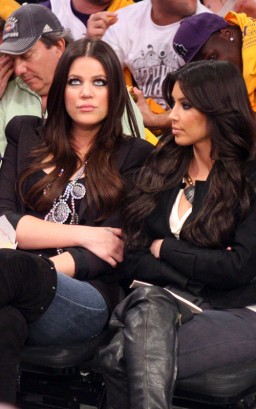 Khloe & Kim Kardashian Look Excited.  Photo: SplashNewsOnline.com