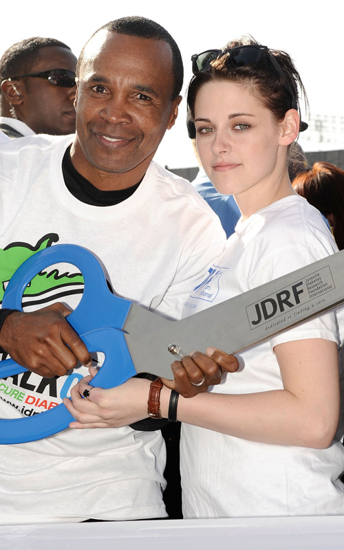 Kristen Stewart & Sugar Ray Leonard. Photo: SplashNewsOnline.com Kristen Stewart & Sugar Ray Leonard. Photo: SplashNewsOnline.com