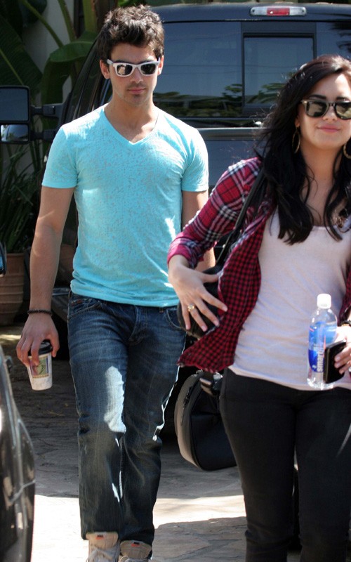 Joe Jonas & Demi Lovato. Photo: SplashNewsOnline.com