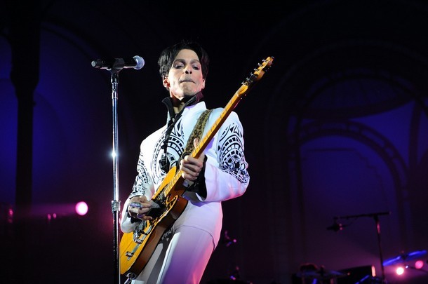 Prince performs in Paris, 2009.